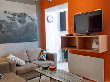 Roomlala | Beautiful furnished rooms available in CROIX for Students