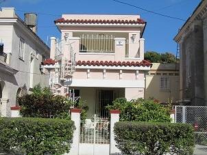 Roomlala | Beautiful Pink House Cuba