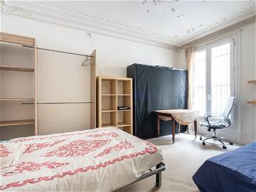 Roomlala | Beautiful room, Shared accommodation, Paris, Marais, Republic