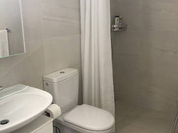Gästezimmer zur Miete in La Tour-De-Peilz - Foto 4 : Badezimmer-4