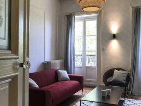 2 Beautiful Rooms In Hausmanian Apartment In The Center O