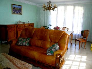 Roomlala | Beautiful Villa For Rent In Provence, In Avignon