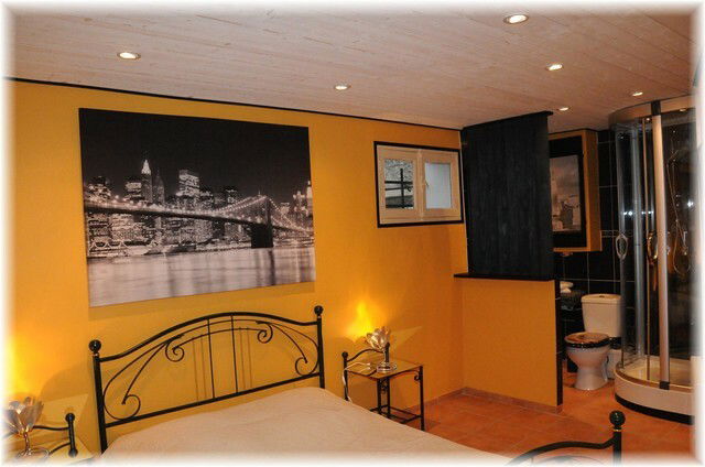 Bed And Breakfast Roussillon 17251