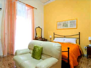 Roomlala | Bed and Breakfast Casa Mariella In center of Naples