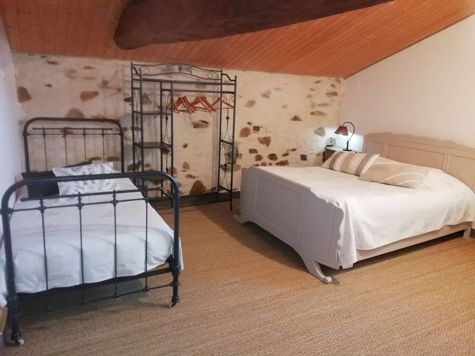 Homestay Saint-Prouant 28098