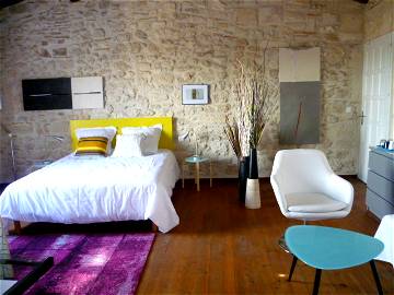 Roomlala | Bed And Breakfast For Rent In Uzes