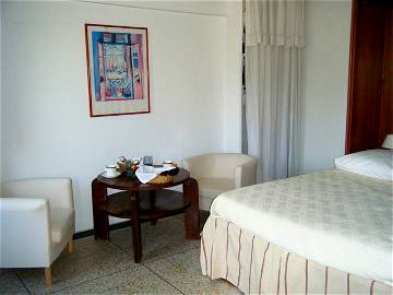 Roomlala | Bed And Breakfast For Rent In Vence