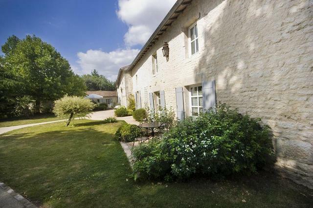 Bed And Breakfast Benet 17090