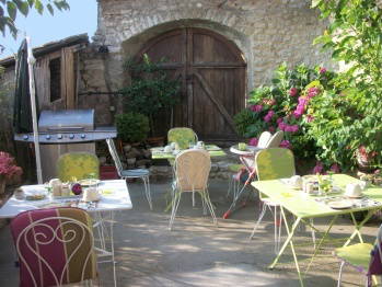 Habitaciones De Huéspedes Reillanne 77196-3