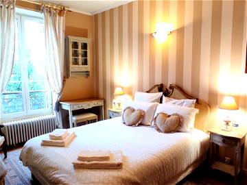 Roomlala | Bed and Breakfast near CDG, Villepinte, Chantilly