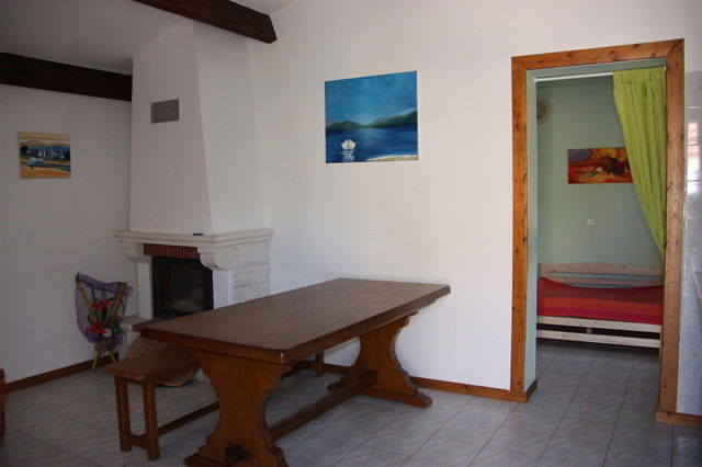 Habitaciones De Huéspedes Scata 33609
