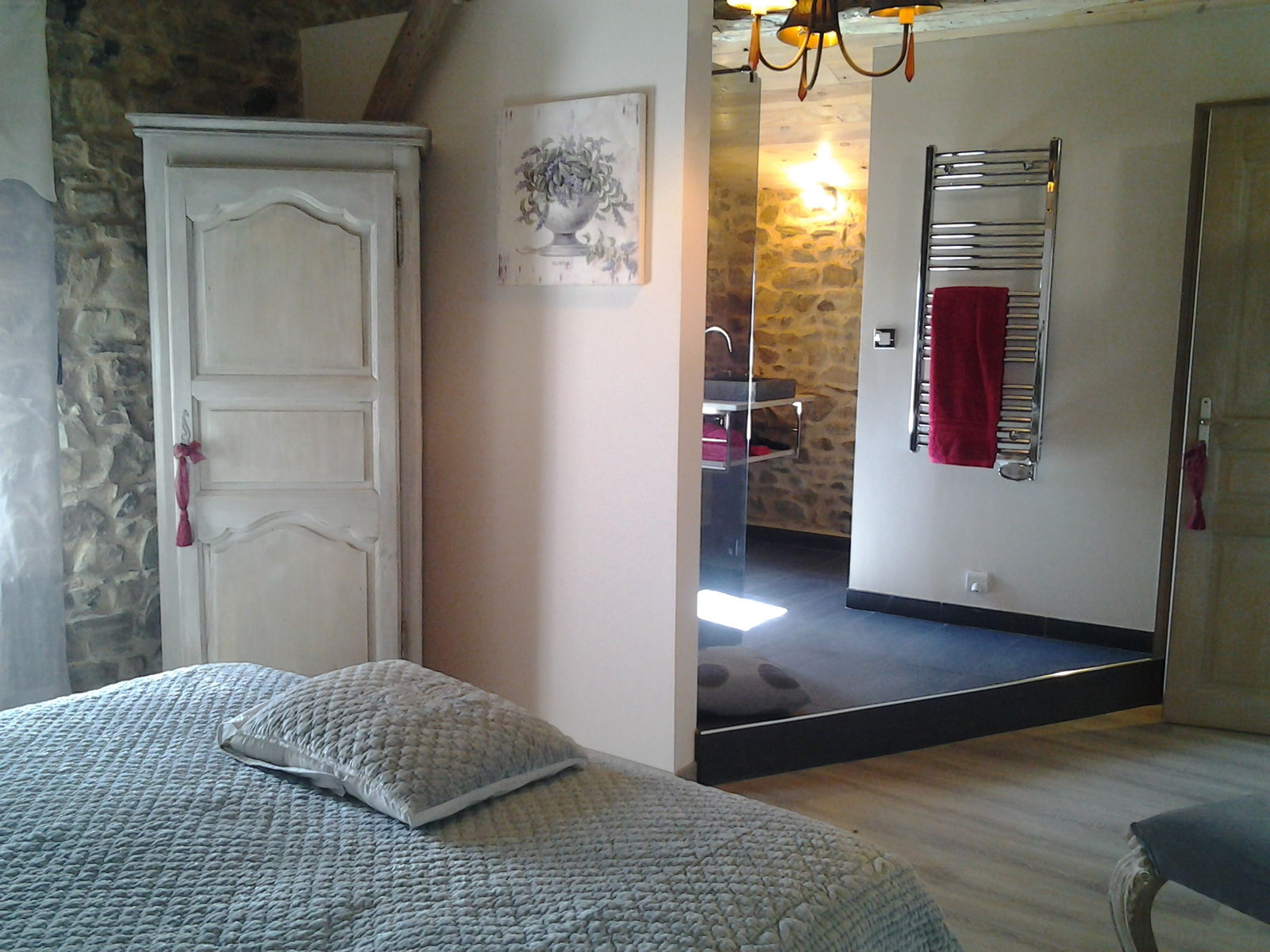 Vierashuoneet Savigny 66392