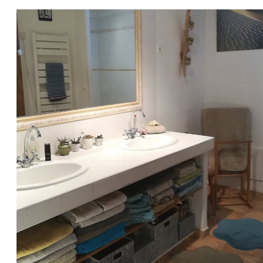 Gastekamers Théziers 389605