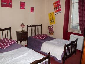 SCHLAFZIMMER 2