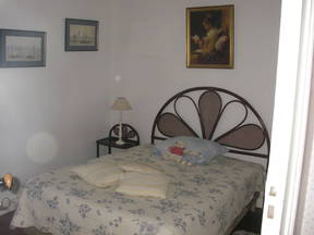 Schlafzimmer 9m2 + Büro 7m2 Und Garten
