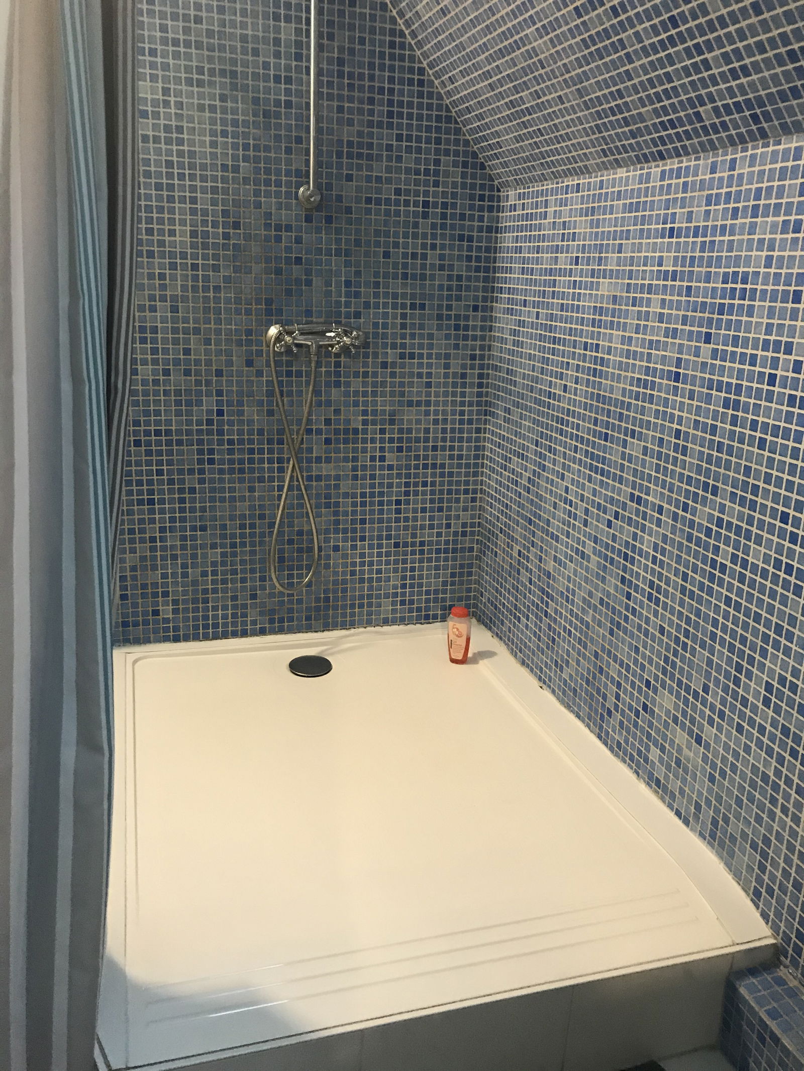 Homestay Tassin-la-Demi-Lune 13564