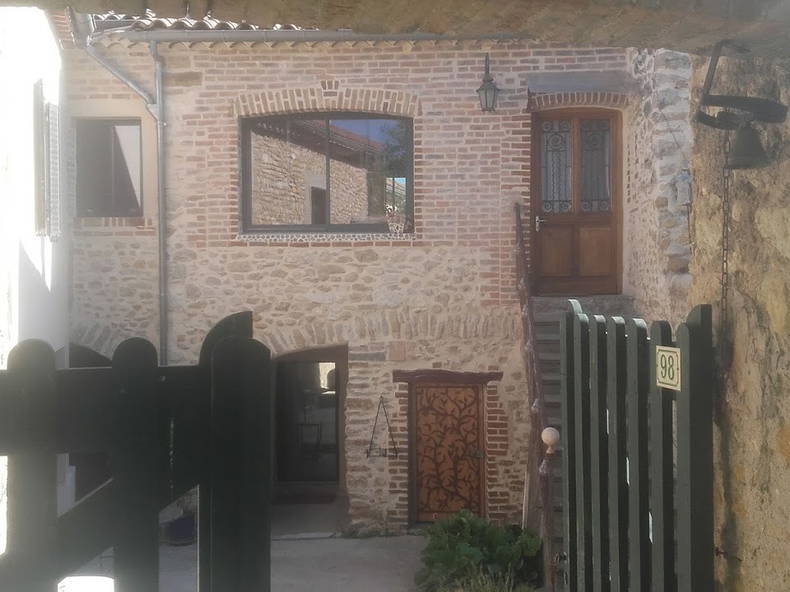 Gastgezin Les Mages 248409-3