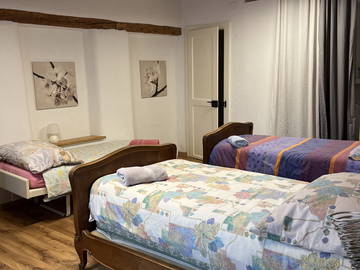 Gesamte Unterkunft zur Miete in La Neuveville - Foto 6 : Schlafzimmer-6
