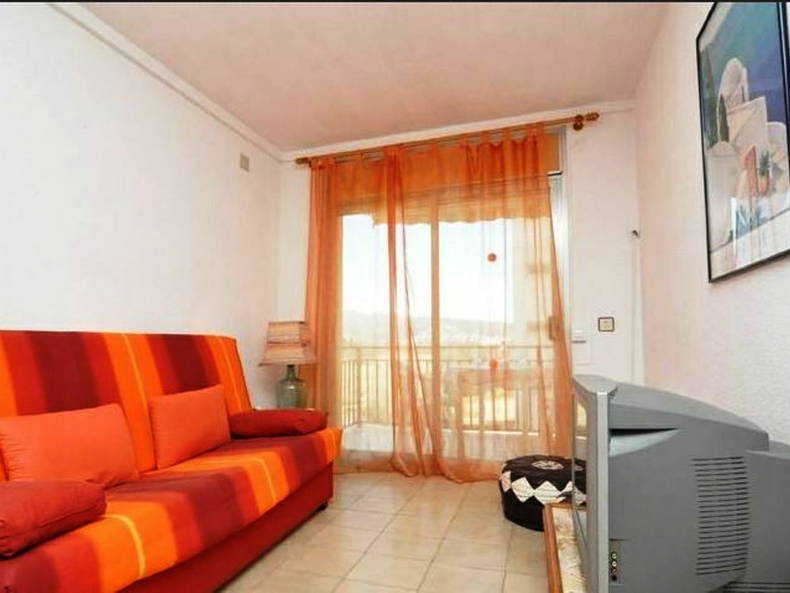 Entire Home Roses 158775-3