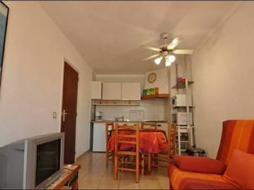 Entire Home Roses 158775-4