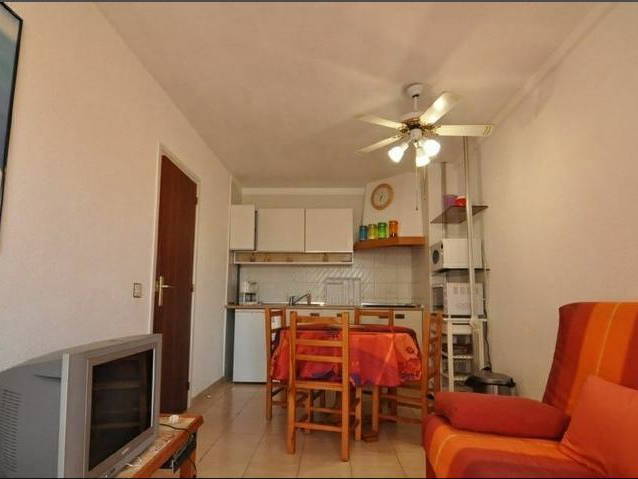 Entire Home Roses 158775-4