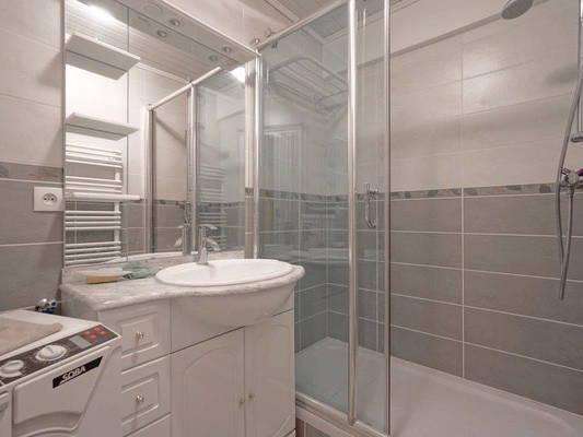 Entire Home Paris 662193-5