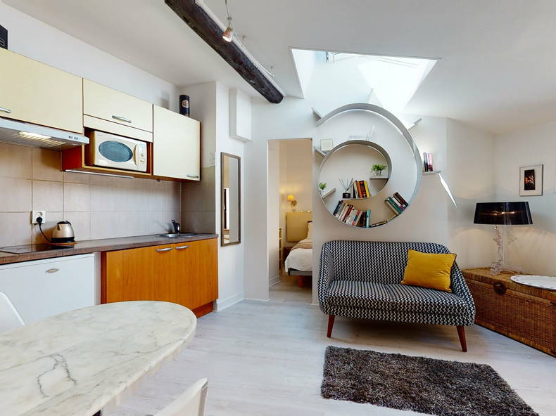 Entire Home Lyon 90207-1