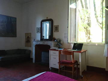 Roomlala | Bella stanza per studenti in una grande vecchia casa.