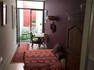 Roomlala | Belle Chambre Avec Patio Privé Nîmes Centre Ville