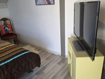 Chambre chez l'habitant à louer à Neuchâtel - photo 4 : chambre-4
