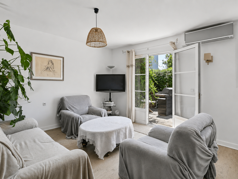 Homestay Crosne 676141-3
