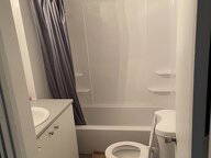 Wohngemeinschaft zur Miete in Saguenay - Foto 4 : Badezimmer-4