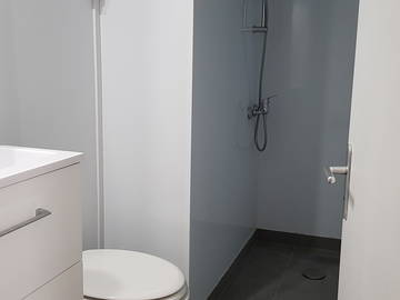 Chambre chez l'habitant à louer à Noisy-Le-Grand - salle de bain-6