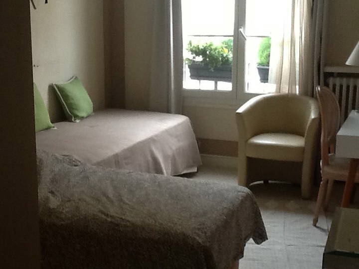 Homestay Paris 120218