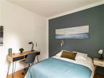 Roomlala | Belle Chambre Spacieuse De 13m² -G001