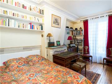 Roomlala | Belle Chambre Tout Confort à Louer Chez L'habitant à Côté Du