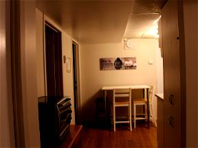 Beautiful Renovated Rooms - Downtown