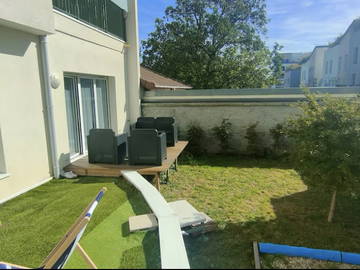 Roomlala | Bellissimo appartamento con giardino - Metro 11