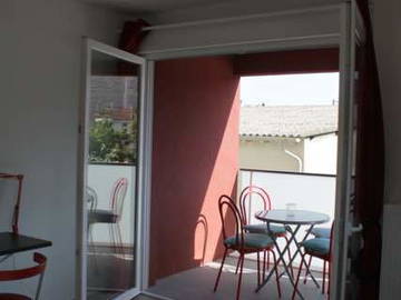 Roomlala | Belo estúdio no bairro de St Jean d'Angely, aluguel moderado.
