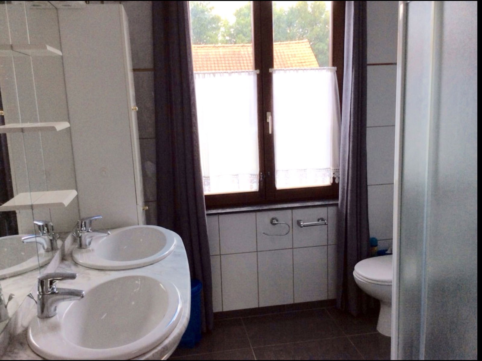 Zakwaterowanie U Rodziny Ixelles 92131