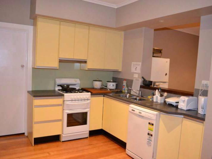 Homestay Box Hill South 212837-4