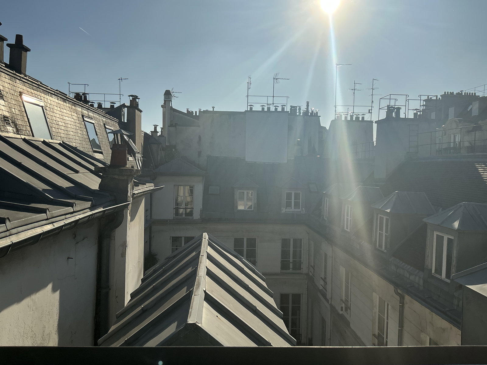 Entire Home Paris 664052