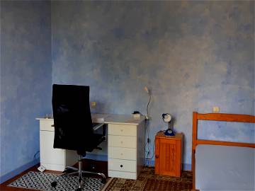 Roomlala | Blaues Zimmer in der Gastfamilie in Vert Saint Denis