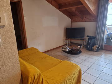 Roomlala | Blisko metra w kierunku Aigle & Monthey Manor (kopia)