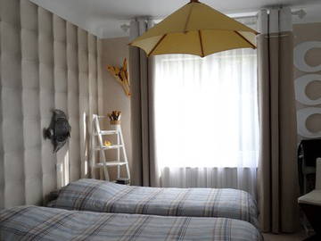 Roomlala | Bom quarto para alugar em casa particular