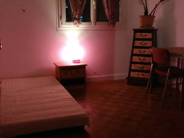 Roomlala | Bondy - Quarto Mobiliado 12m2 em F3