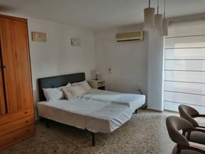 Nice Double Room with Private Balcony for Girls