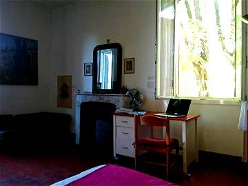 Roomlala | Bonita habitación para estudiantes en una gran casa antigua.
