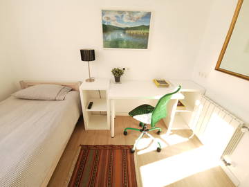 Roomlala | BRIGHT AND COMFORTABLE ROOM