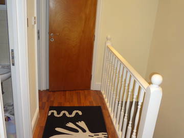 Homestay Sw19 3Bp 202855-6